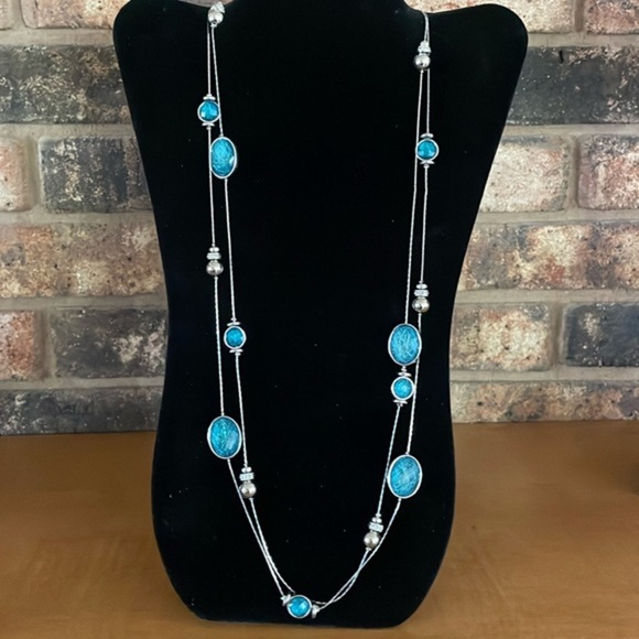 Jewelry - C1946 silver tone two strand necklace with blue faceted double sided cabochons